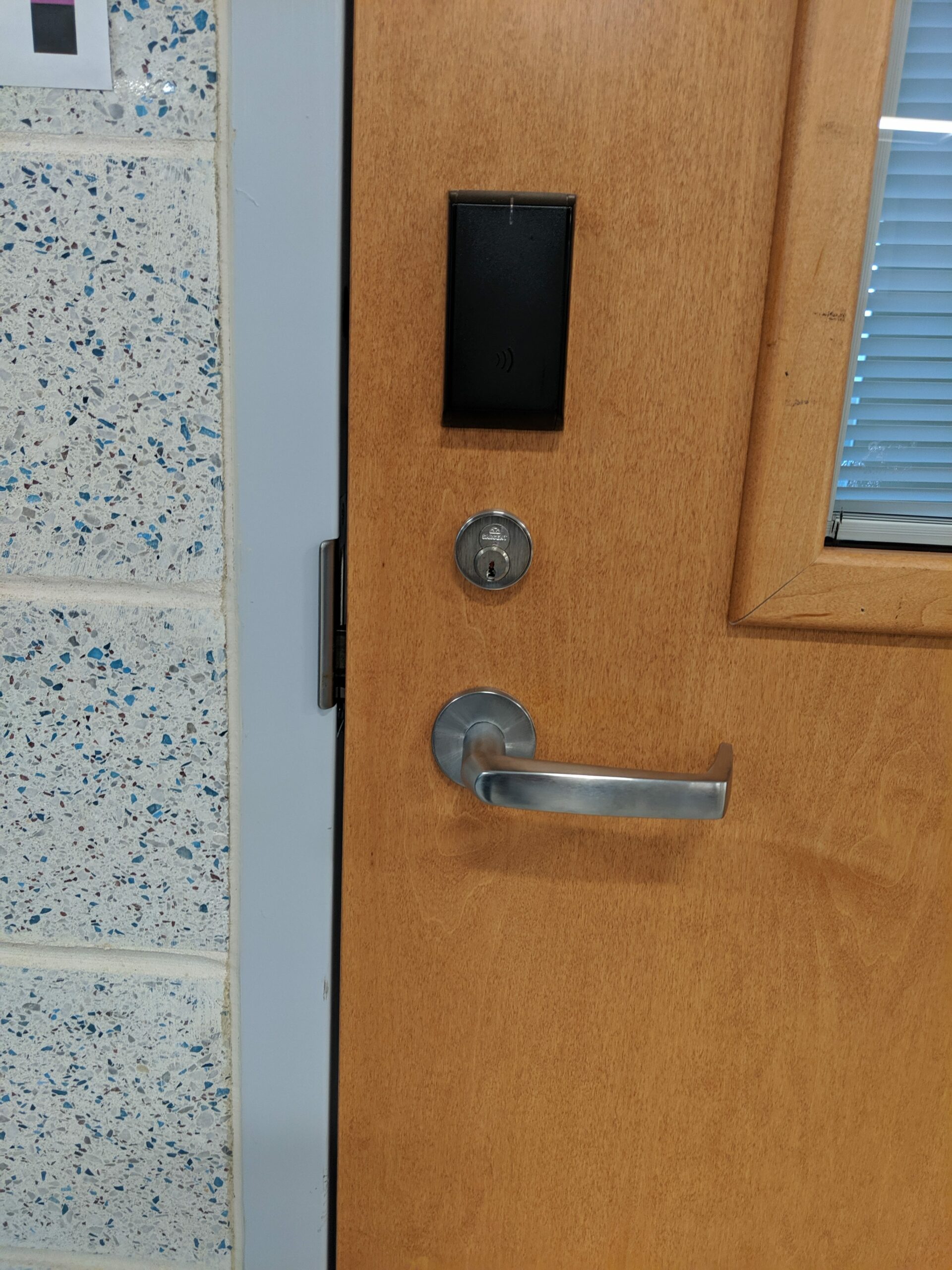 ASSA ABLOY Aperio Wireless Locks and Hubs planning reference